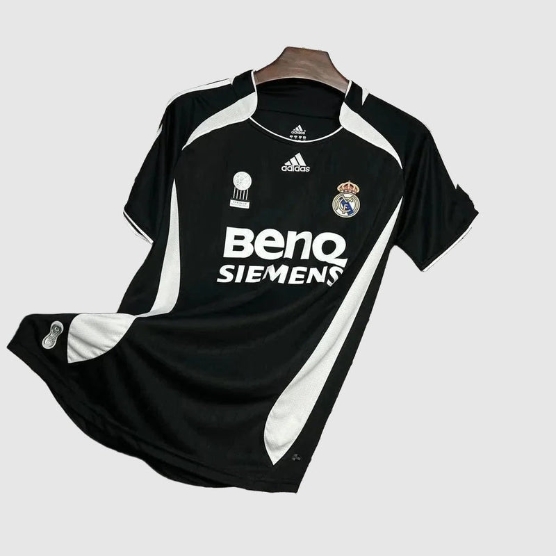 Real Madrid Away 2006/07 Retro Shirt - Fan Version