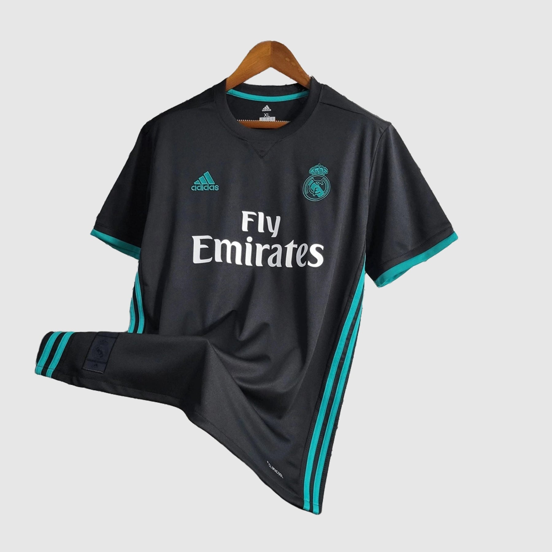 Real Madrid Away 17/18 Retro Shirt - Fan Version